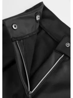 Coccodrillo Szorty ZC5119401CGJ-021 Czarny Regular Fit