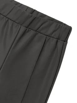 Mayoral Spodnie z imitacji skóry 7757 Czarny Regular Fit