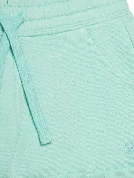 United Colors Of Benetton Szorty sportowe 3J68C901C Zielony Regular Fit